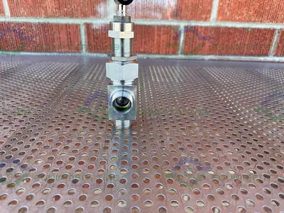 USED SWAGELOK SS-12NRS12-A NEEDLE VALVE 5800 PSI W/ 1" THREADED FITTING