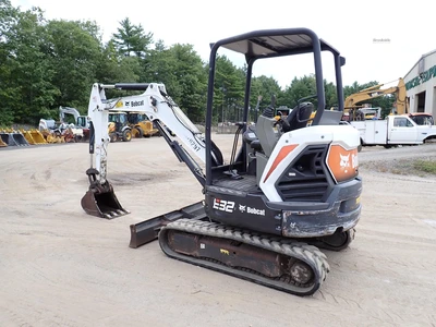 Used 2017 BOBCAT E32I Crawler Excavators - Mini Massachusetts US | Brookside Equipment Sales #1444136
