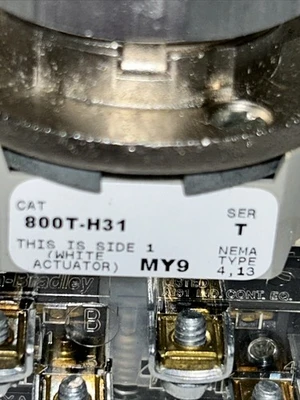 USED Allen-Bradley 800T-H31