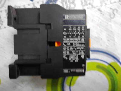 USED TELEMECANIQUE CA2 DN40