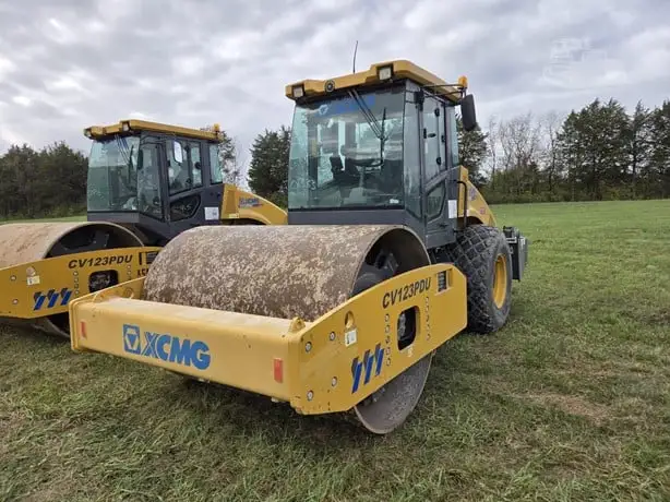 USED 2022 XCMG CV123PD