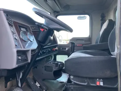 USED 2014 Kenworth T370