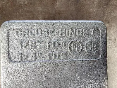NEW CROUSE-HINDS 1/2" FD1 3/4" FD2