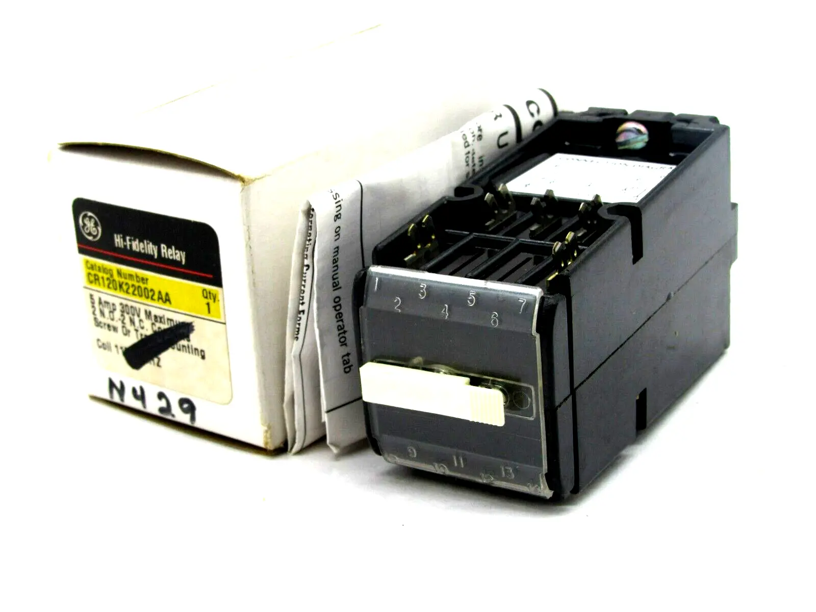 NEW GENERAL ELECTRIC CR120K22002AA RELAY 115V 60HZ