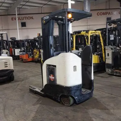 USED 2018 CROWN RR5725-45
