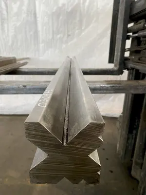5'7"(67") PRESS BRAKE BOTTOM 90 DEGREE FOUR-WAY DIE. STOCK # 0309421