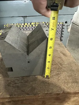 4-3/8" SUBURBAN TOOL V-BLOCK 90 DEGREE SET. STOCK # 0255524
