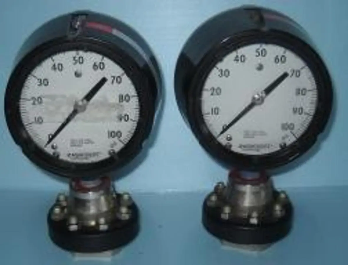 QTY. 2. ASHCROFT DURA GAUGE 0-100 PSI AISI 316 TUB...