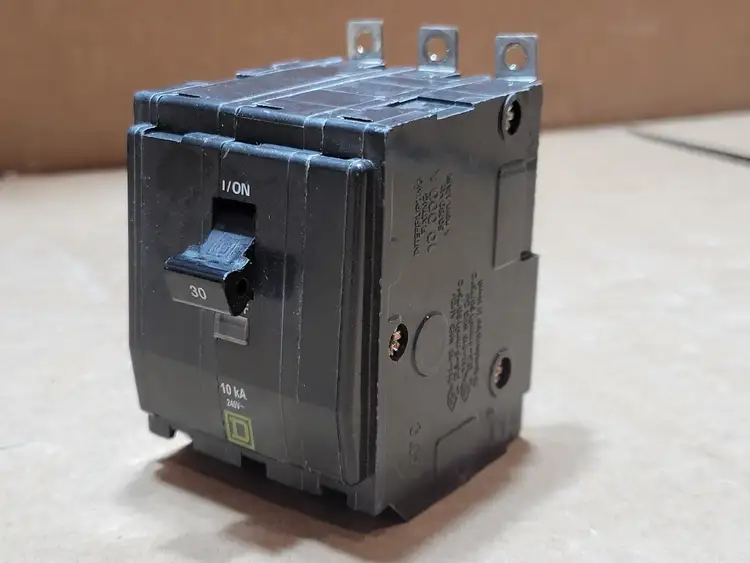 Used SQUARE D QOB330 Switchgears British Columbia CA | Lenmark #835418