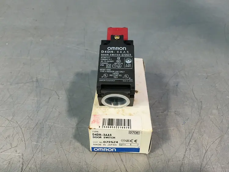 Used OMRON D4DH3AAS Relays & Switches Ohio US | HGR 24 #1572203