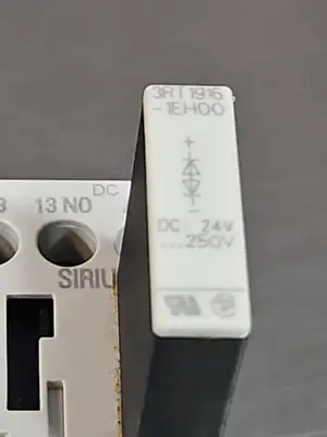 Siemens 3RT1016-1BB41 Contactor w/3RT1916-1EH00 Module (LOT OF 5) Loc4D11