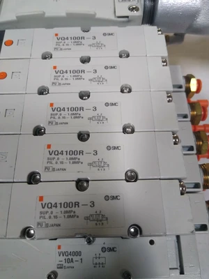 USED Smc VQ4100R-3  + (1) VVQ4000-10A-1