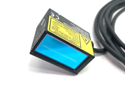 USED KEYENCE ULTRA SMALL DIGITAL BARCODE READER, STANDARD TYPE, FRONT RASTER
