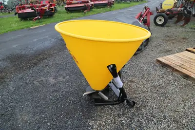 New | in-Stock 2026 TAR RIVER SP500SS Broadcast Spreaders Pennsylvania US | Zimmerman Farm Service #1410432