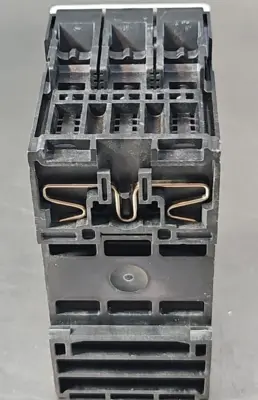 Allen Bradley 140U-D6D3-B10 /B Circuit Breaker 3 Pole 1A loc4C3