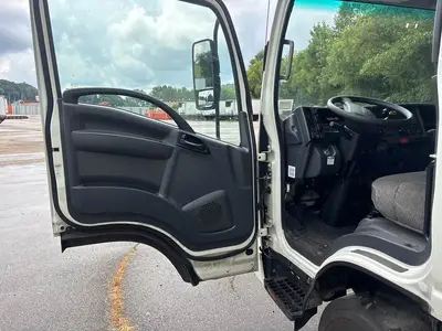 Used 2024 ISUZU NPR HD Box trucks Florida US | Truck and Van Outlet #1509131