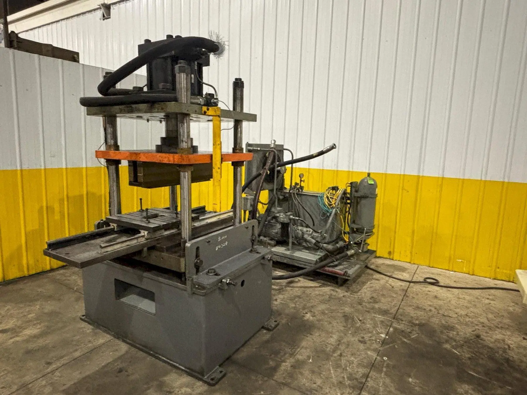 100 TON ROLLFORM INC HYDRAULIC 4 POST CUTOFF & POWER UNIT, 12" STROKE USED