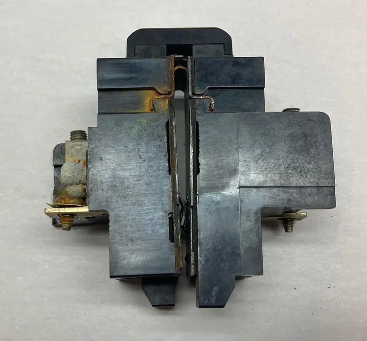 Used ITE P240 Circuit Breakers | Surplus Asset Holdings #1189464
