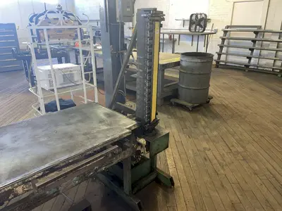 32" CAPACITY CLEATBENDER W/ 6' SCISSOR LIFT TABLE: YOBRO #24393