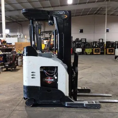 USED 2016 CROWN RR5725-45