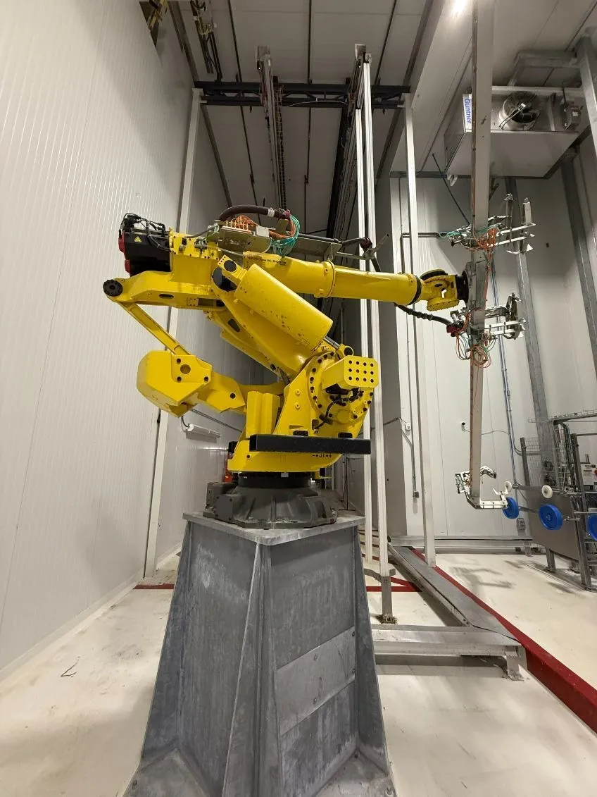 USED 2018 FANUC M-900ib-400L