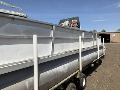 USED 1979 CREST 29-22