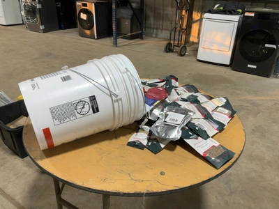Used MIXED LOT OF BREWERS SPICES, HERBS, AND FRUIT FLAVORING PACKETS Brewing Equipment Michigan US | Miedema Asset Management Group #1768153