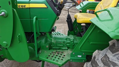 USED 2013 JOHN DEERE 5055E