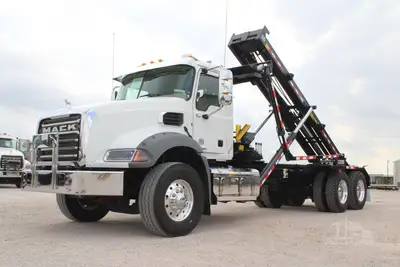 New | in-Stock 2026 MACK GRANITE 64BR Rolloff Trucks Texas US | Roll Off Truck World #1491907