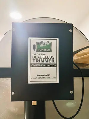 Toms Tumbler Bladeless Trimmer 100 lbs/hr - Model TTT 3000