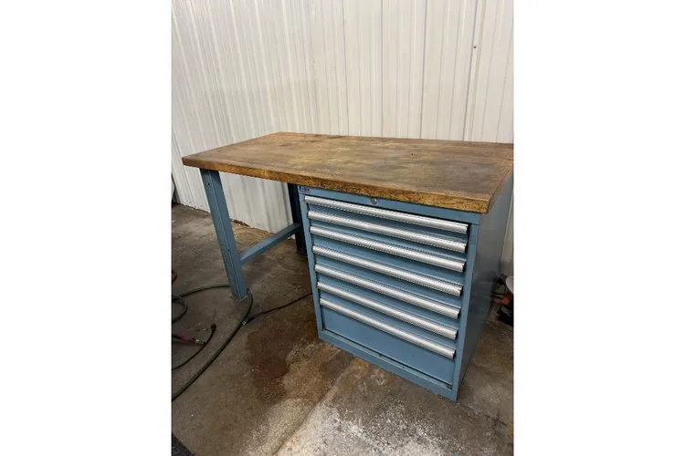 Used _UNKNOWN_ _UNKNOWN_ Work Benches Utah US | KD Auctions #1553839
