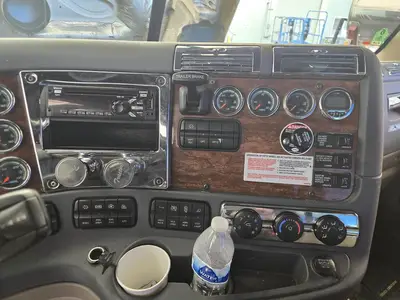 USED 2019 FREIGHTLINER CASCADIA 125