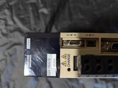 USED YASKAWA SGDV-1R6A01B002000