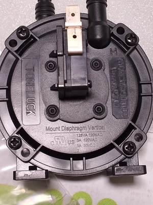WORLD MAGNETICS PS100 SERIES PS112-A1310-A004 INITIAL 0N=0.5mbar 2103504D - NEW