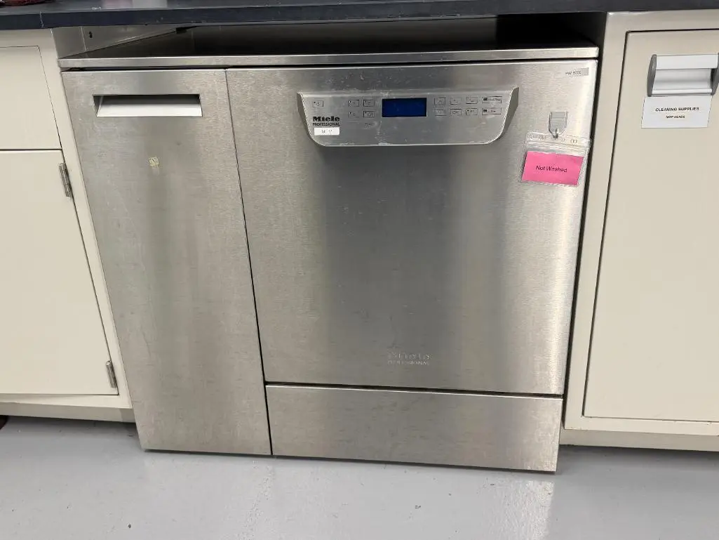Used _UNKNOWN_ _UNKNOWN_ Lab Washers Rhode Island US | Federal Equipment Company #1347678
