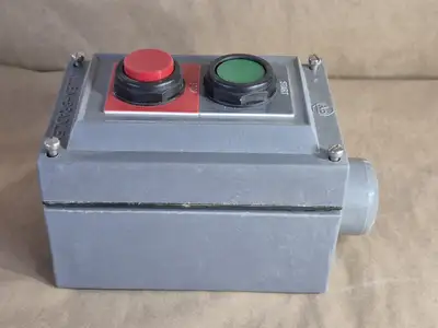 NEW ALLEN-BRADLEY 800H-2HZ4R