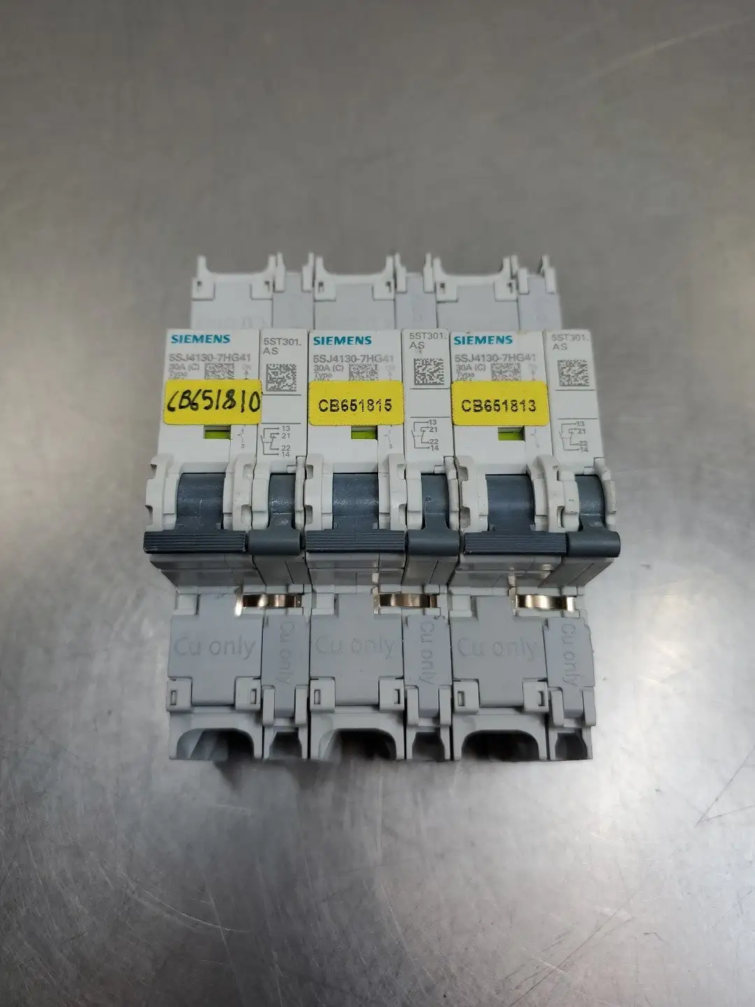USED Siemens 5SJ4130-7HG41 Circuit Breaker, 230VAC, 1P, 30A w/5ST301.AS