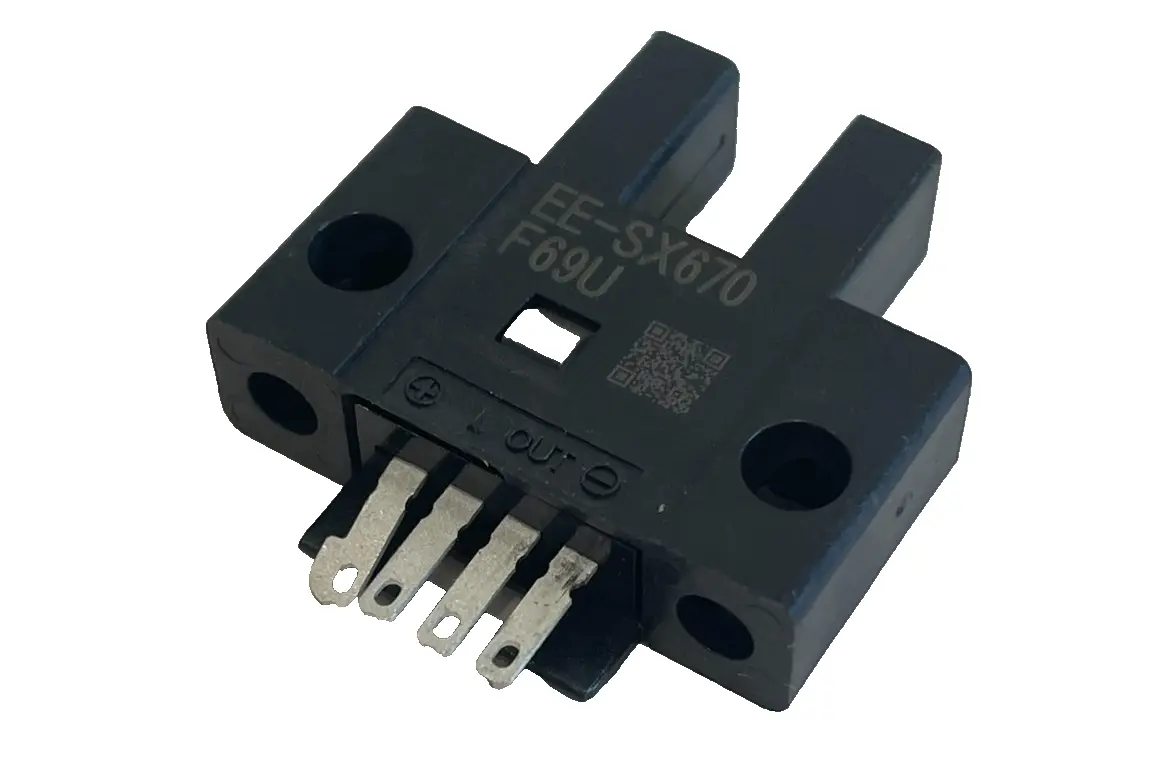 NEW OMRON EE-SX670 PHOTOMICROSENSOR EESX670