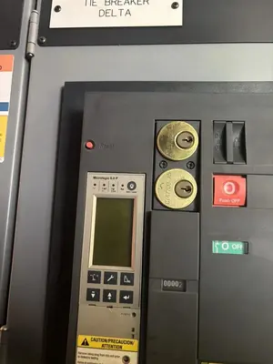 Square D 1600 Amp 2200v 700v 50ka Delta Wye Main Breaker Switchgear