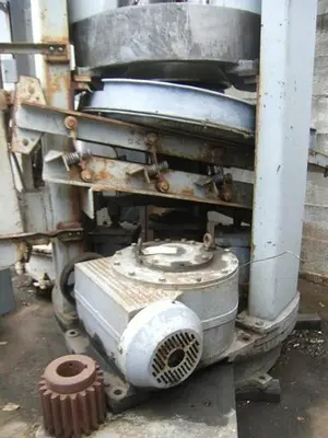 USED JONES P-225