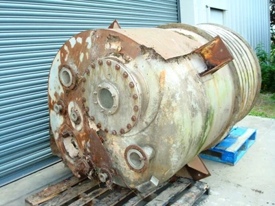 3200 L S/S Vertical Jkt Pressure Vessel