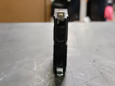 NEW SQUARE D QOB130