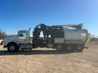 2014 KENWORTH T800 Industrial Vacuum Trucks | Crossford Machinery Group (1)