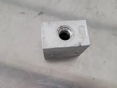 USED INTEGRATED HYDRAULICS B24257
