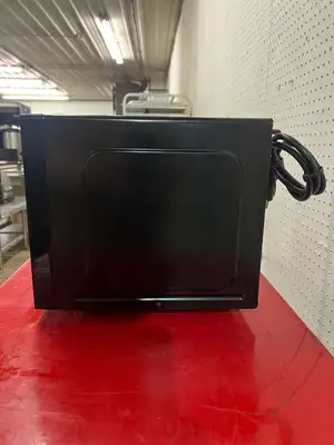 Used Emerson Used Emerson MW9255B Touch Control Microwave Oven 900W 0.9 Cu Ft - TH1 Restaurant Small Appliances Illinois US | Falcon Restaurant Supply #1374968