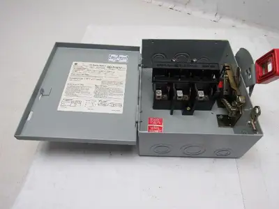 General Electric THN3361 Model 10 600V 30A  Non-Fusible Disconnect Safety Switch