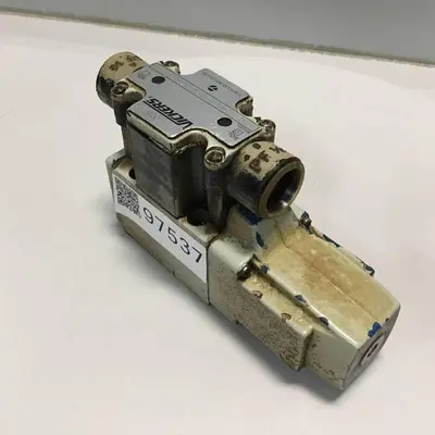 USED VICKERS DG4V30APLT10JAS310