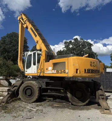 LIEBHERR 934C Material Handlers | RyCat Machinery (4)
