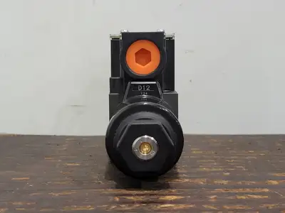 NEW YUKEN DSG-01-3C2-D24-7090