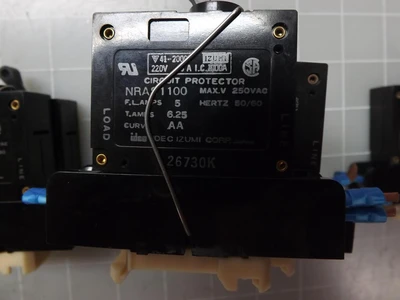 Used IDEC IZUMI _UNKNOWN_ Circuit Breakers Texas US | OCO Industrial #1674036